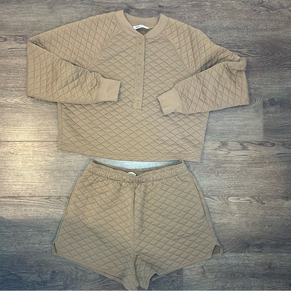 DSG sweatshirt & Shorts Set Quilted Size Medium